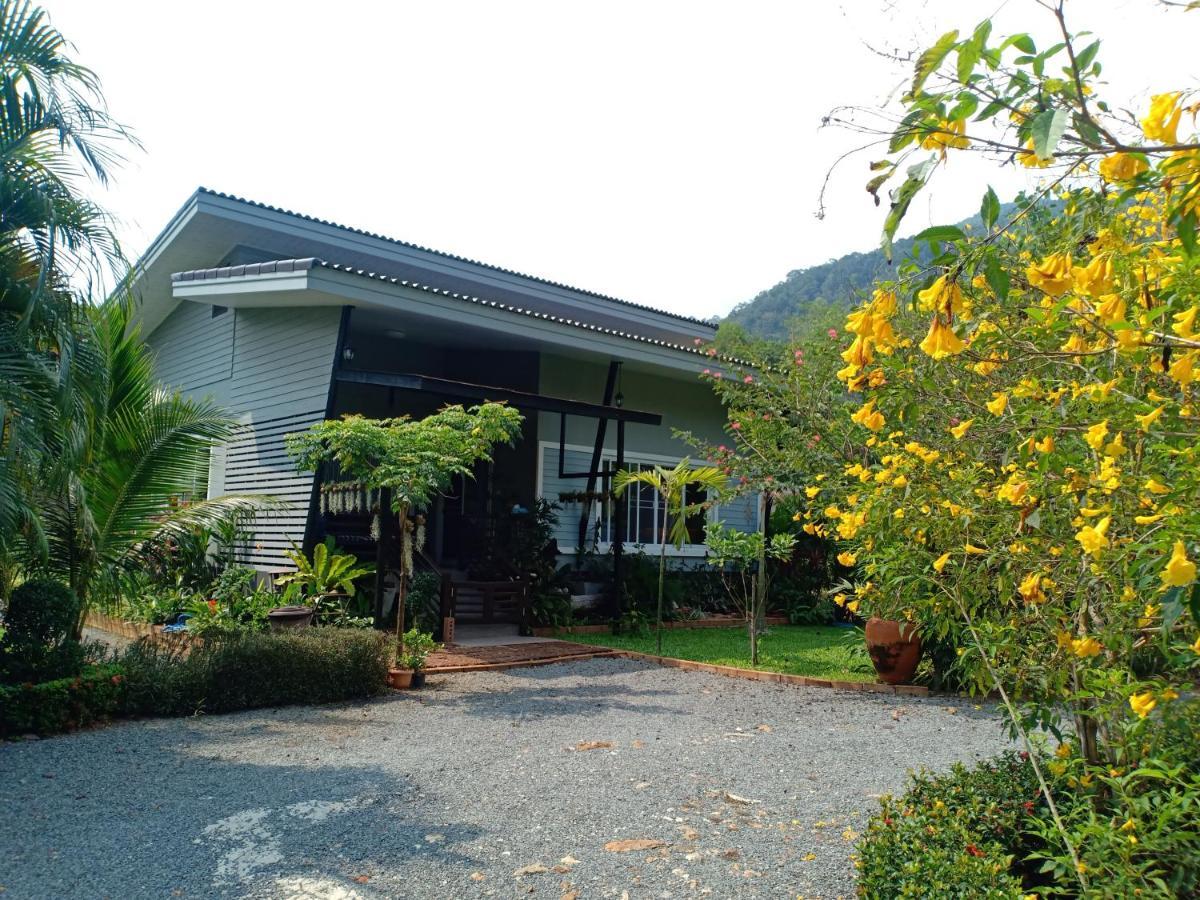 Sunbeam Cottage チャン島 エクステリア 写真