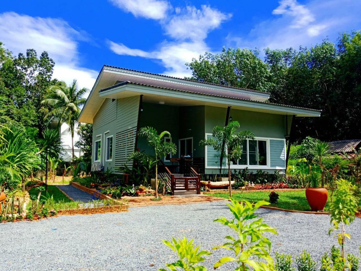 Sunbeam Cottage チャン島 エクステリア 写真