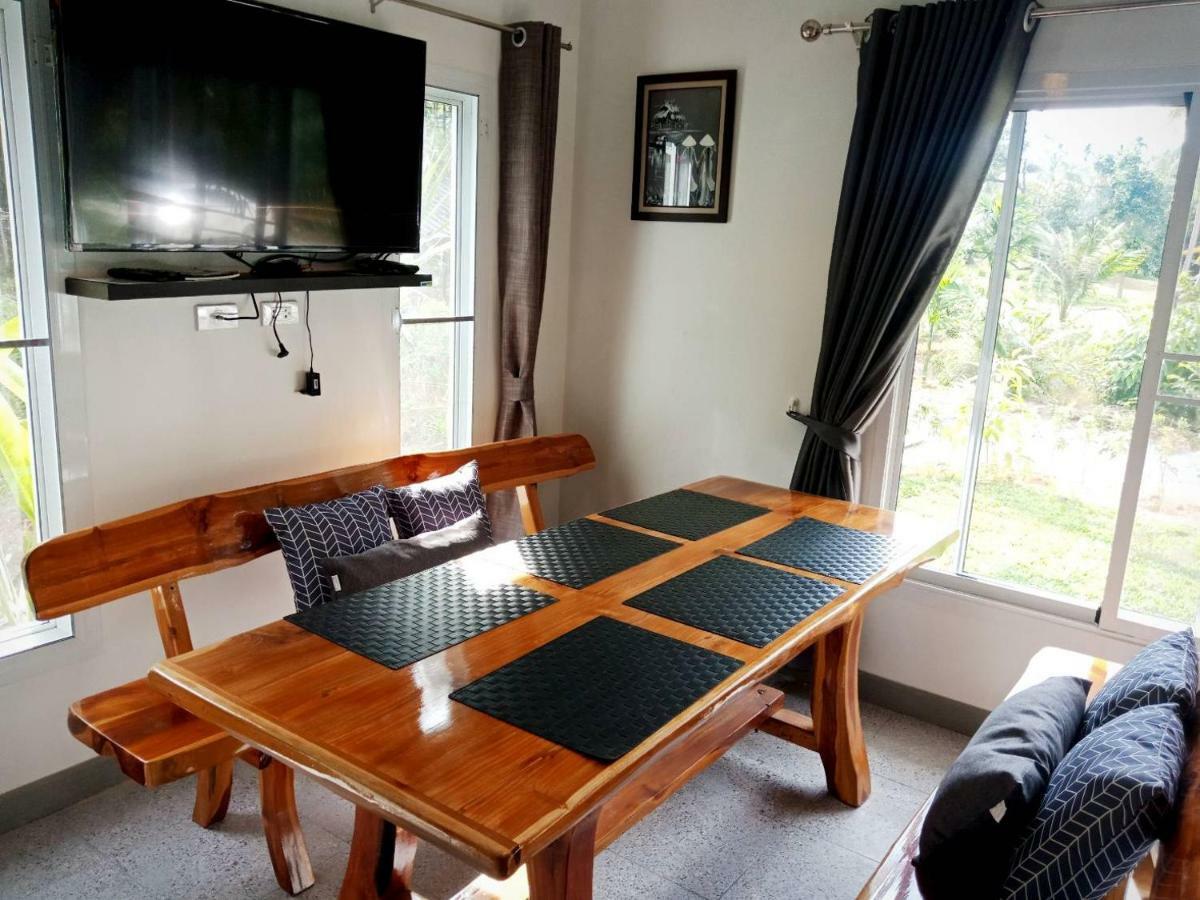 Sunbeam Cottage チャン島 エクステリア 写真
