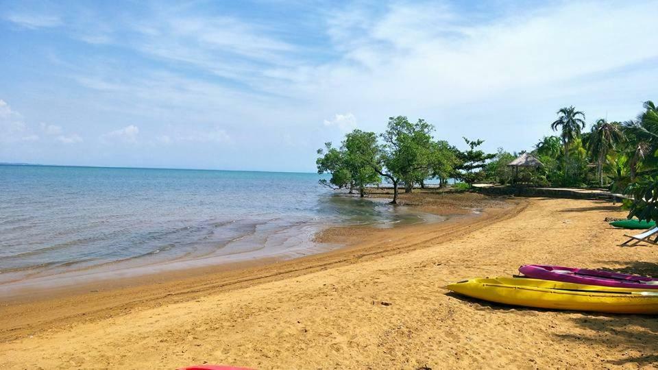 Sunbeam Cottage チャン島 エクステリア 写真